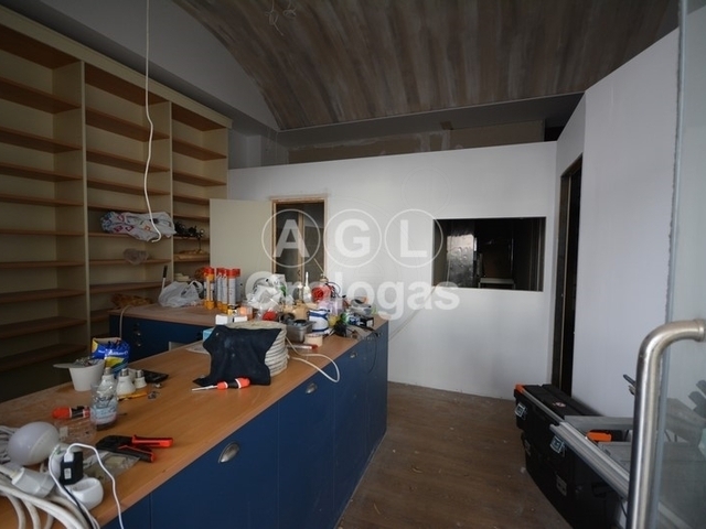 Commercial property for rent Fira Store 62 sq.m.