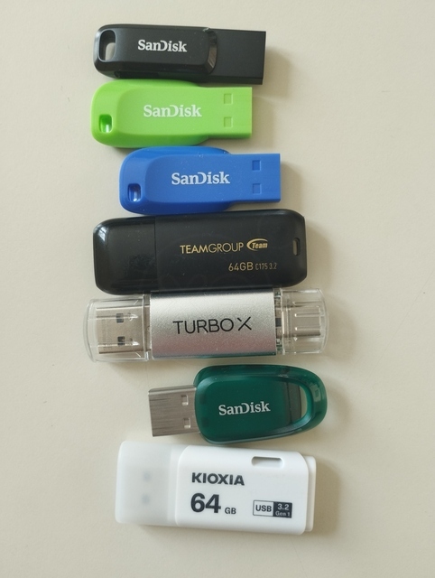 Εικόνα 1 από 8 - USB Flash Drives -  Βόρεια & Ανατολικά Προάστια >  Μαρούσι