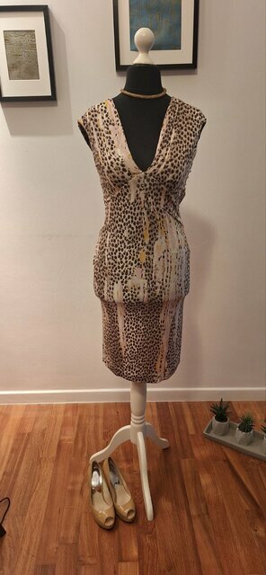 Εικόνα 1 από 6 - Φορέματα -  Κεντρικά & Νότια Προάστια >  Υμηττός