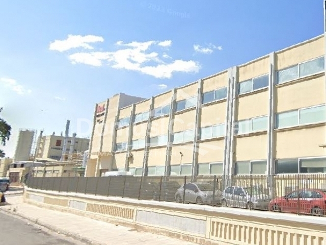 Commercial property for rent Egaleo (TEI) Building 5.000 sq.m.