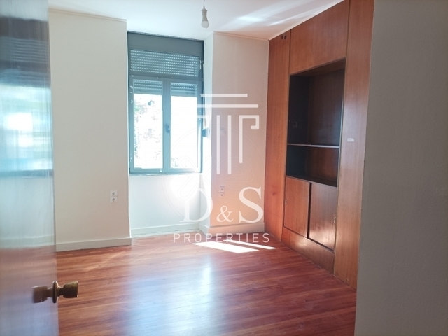 Commercial property for rent Athens (Ipirou) Building 485 sq.m. renovated