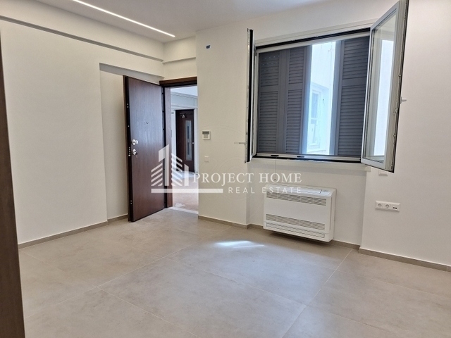 Commercial property for rent Athens (Klathmonos Square) Office 45 sq.m. renovated