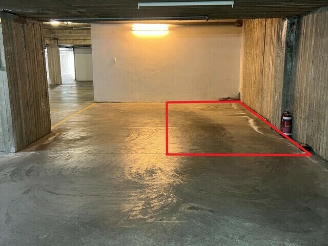 Parking for rent Nea Erythraia (Ethnikiston kai Anapiron Polemou) Underground parking 16 sq.m.