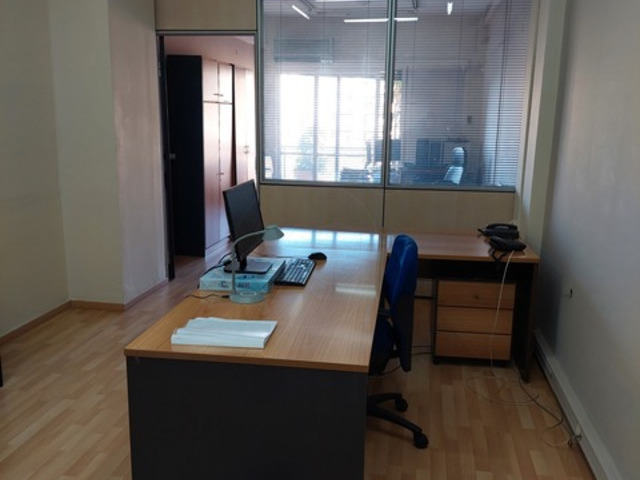 Πώληση επαγγελματικού χώρου Αθήνα (Νεάπολη) Γραφείο 37 τ.μ. ανακαινισμένο