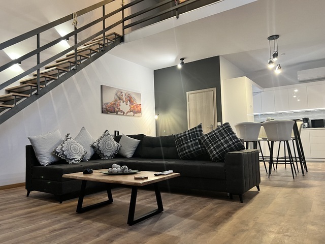 Home for sale Pireas (Chatzikiriakio) Apartment 104 sq.m. furnished renovated
