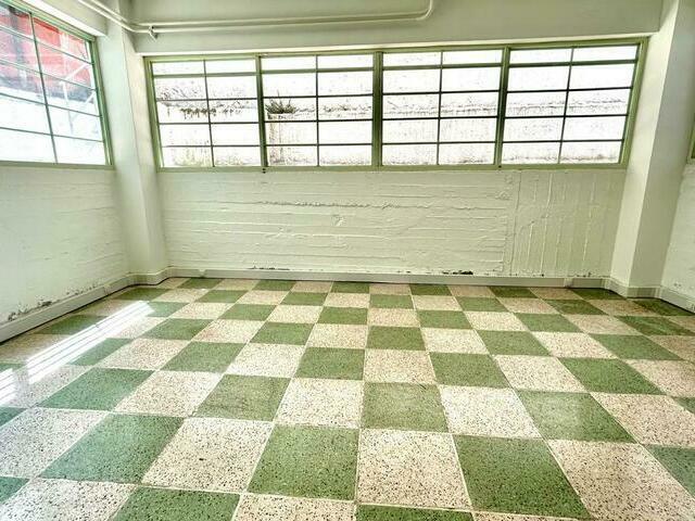 Commercial property for sale Athens (Mpaknana) Store 140 sq.m.
