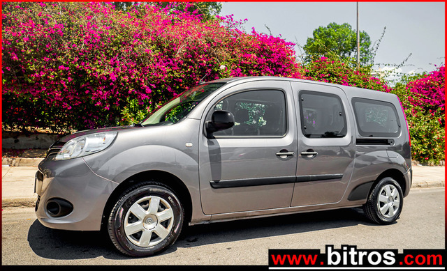 Φωτογραφία για μεταχειρισμένο RENAULT KANGOO GRAND 7-ΘΕΣΙΟ 55.000km +NAVI 1.5 DCI του 2015 στα 17.500 €