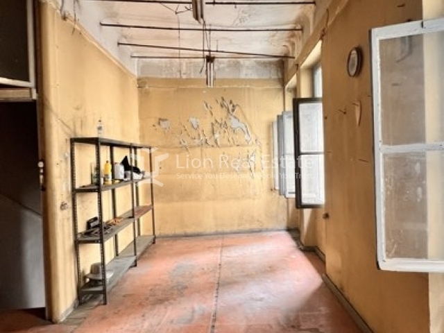 Commercial property for rent Athens (Psyrri) Building 175 sq.m.