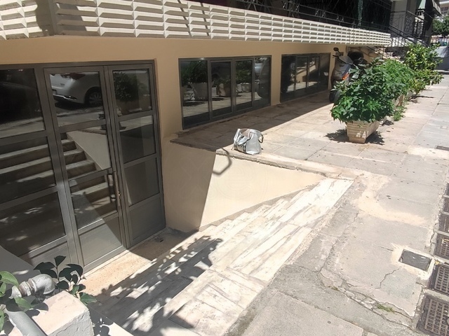 Commercial property for rent Athens (Erythros) Office 142 sq.m. renovated