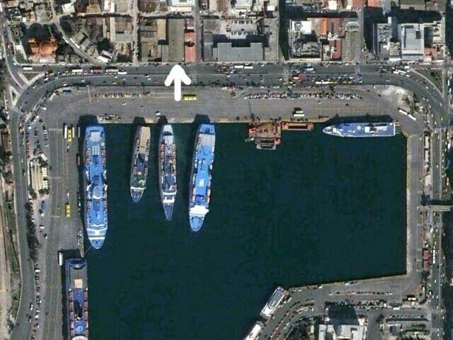 Land for sale Pireas (Central Port) Plot 1.220 sq.m.