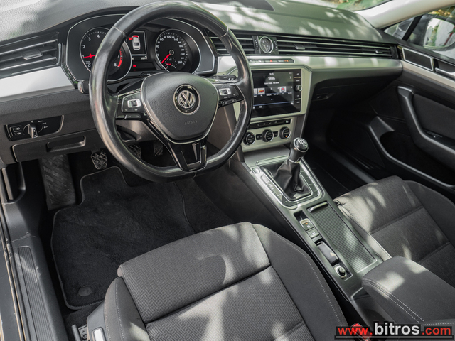 Φωτογραφία για μεταχειρισμένο VW PASSAT TSI ACT 150PS 1.5 -GR του 2019 στα 17.000 €