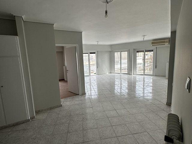 Home for sale Pireas (Agia Sofia) Apartment 100 sq.m. renovated