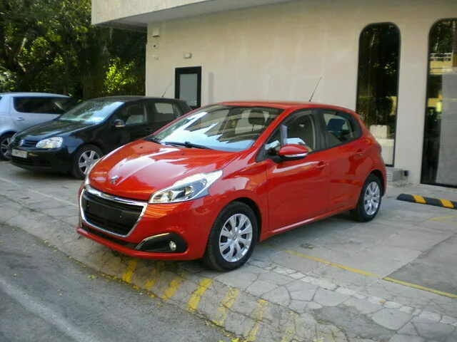 PEUGEOT 208 Active