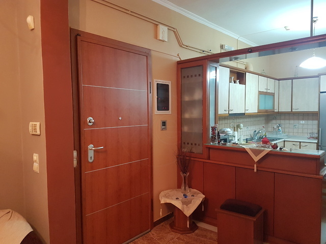 Residencia en alquiler El Pireo (Tampouria) Piso 84 m² amueblado renovado