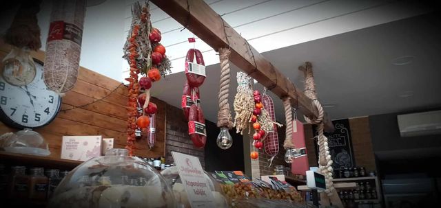 Εικόνα 1 από 8 - Delicatessen - Παντοπωλείο -  Βόρεια & Ανατολικά Προάστια >  Πεύκη