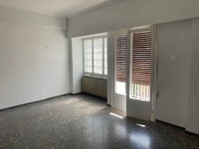 Residencia en alquiler El Pireo (Maniatika) Piso 100 m² renovado