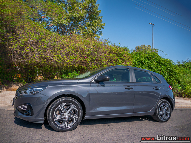 Φωτογραφία για μεταχειρισμένο HYUNDAI i30 1.5 110Hp PREMIUM -GR  του 1921 στα 16.300 €