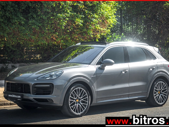 PORSCHE CAYENNE GTS PANORAMA E-HYBRID APPROVED