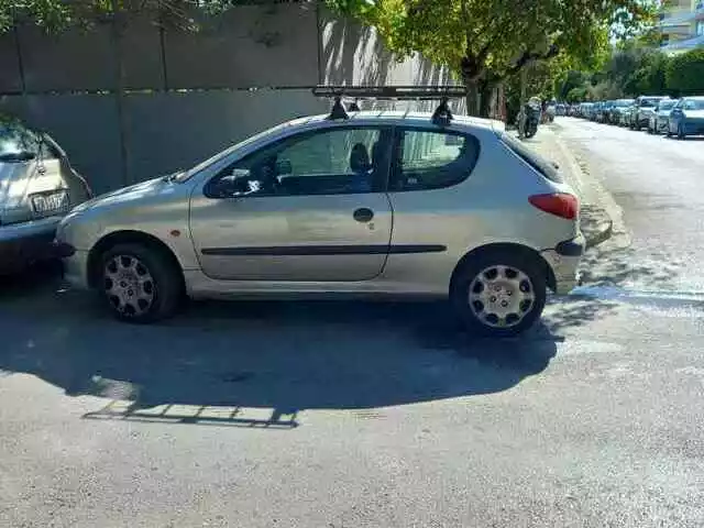 PEUGEOT 206