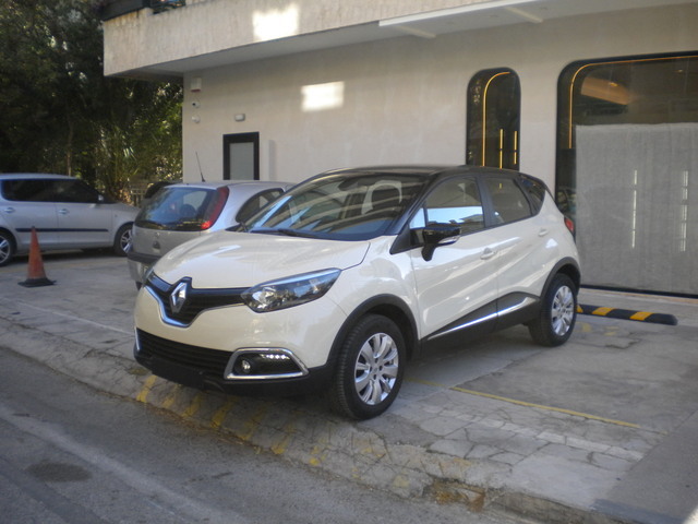 Φωτογραφία για μεταχειρισμένο RENAULT CAPTUR TCE ENERGY του 2016 στα 10.900 €