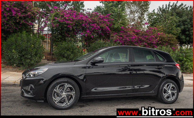 Φωτογραφία για μεταχειρισμένο HYUNDAI i30 1.0 T-GDi 120Hp M.Hybrid PREMIUM-GR  του 1922 στα 18.500 €