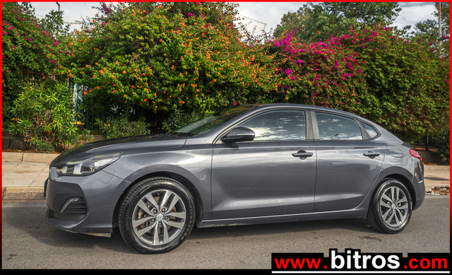 Φωτογραφία για μεταχειρισμένο HYUNDAI i30 FASTBACK 67.000Km 1.0 120HP -GR  του 2019 στα 15.000 €