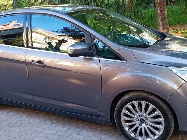 FORD C_MAX Titanium