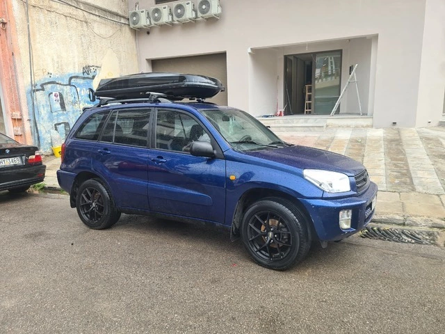 TOYOTA RAV4 Execurive Rooftop