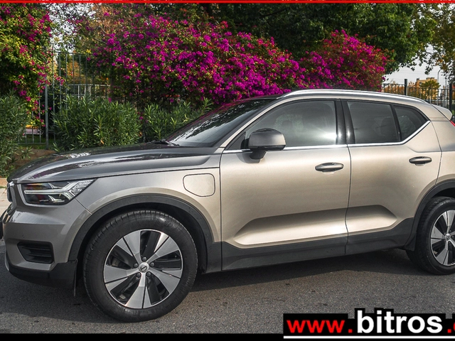 VOLVO XC40 T5 RECHARGE Plug-in Hybrid