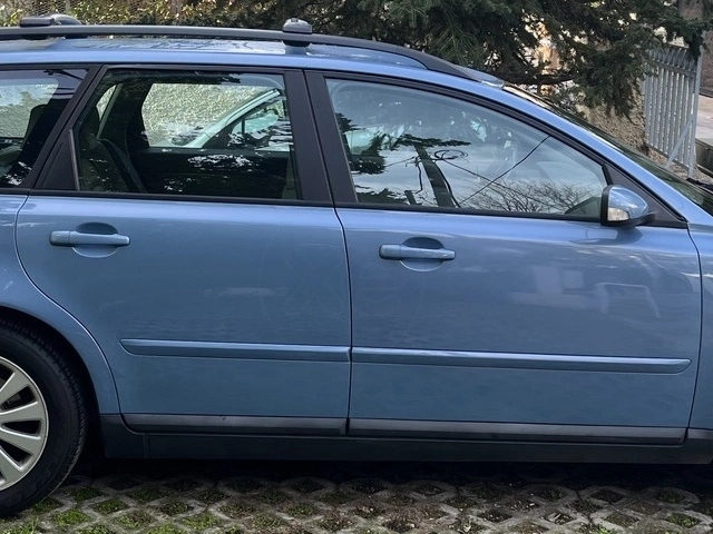 VOLVO V50 2.4i