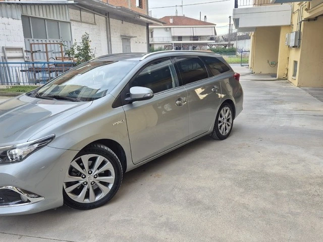 TOYOTA AURIS HYBRID Executive FULL EXTRA