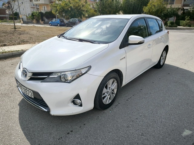 TOYOTA AURIS Active