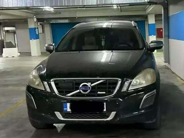 VOLVO XC60 R DESIGN