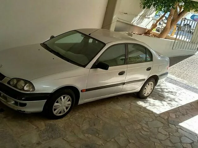 TOYOTA AVENSIS