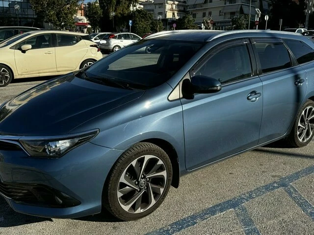 TOYOTA AURIS touring sport