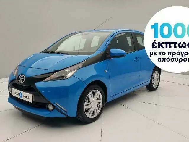 TOYOTA AYGO X-Play Touch