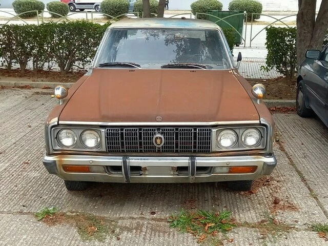 TOYOTA CROWN