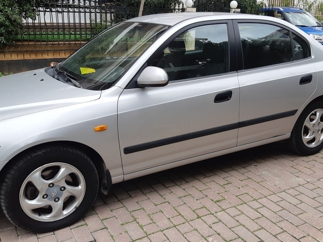 HYUNDAI ELANTRA Sedan