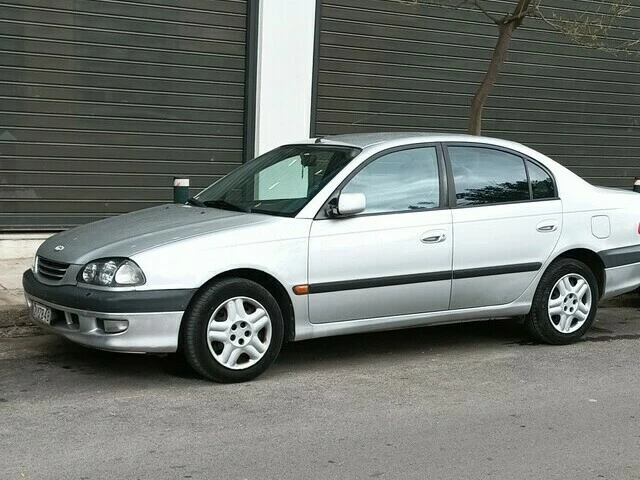 TOYOTA AVENSIS Sol