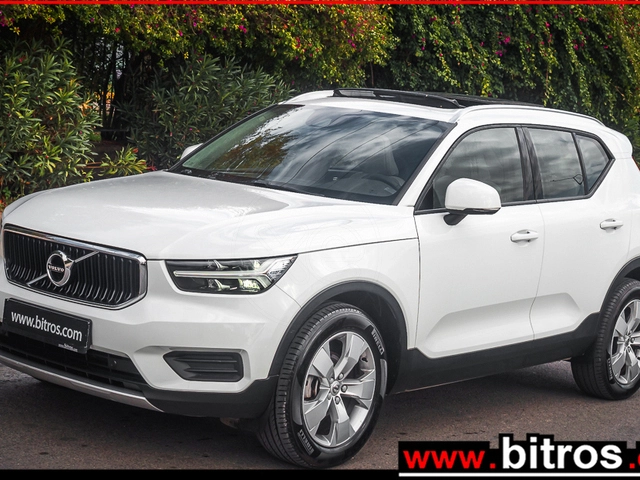 VOLVO XC40 PANORAMA ROOF NAVI-CAMERA MOMENTUM 1.5 T3 163HP-GR