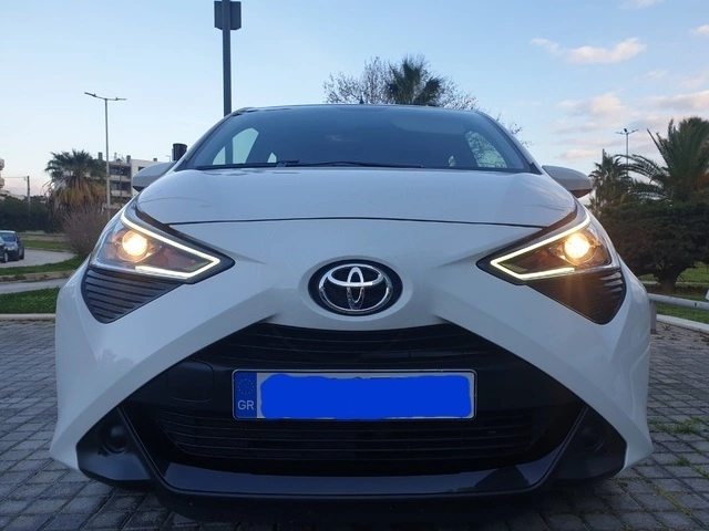 TOYOTA AYGO X-PLAY TOUCH