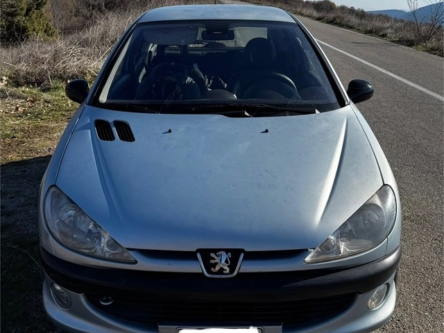 PEUGEOT 206+