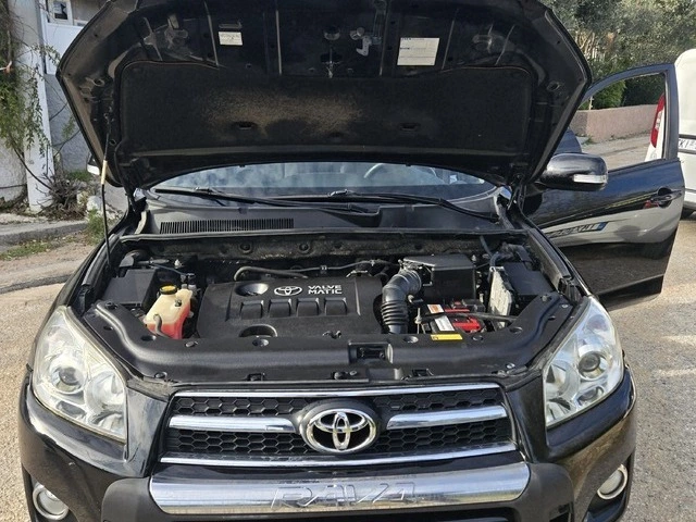 TOYOTA RAV4 Executive