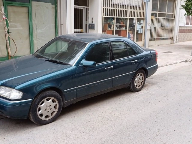 MERCEDES E200