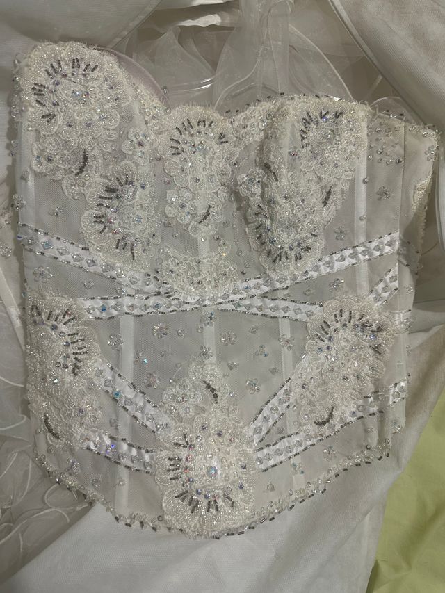 Εικόνα 1 από 6 - Νυφικό -  Κεντρικά & Δυτικά Προάστια >  Αχαρνές (Μενίδι)