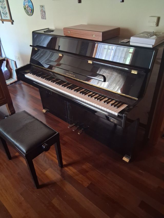 Εικόνα 1 από 1 - Πιάνο Samick -  Βόρεια & Ανατολικά Προάστια >  Διόνυσος