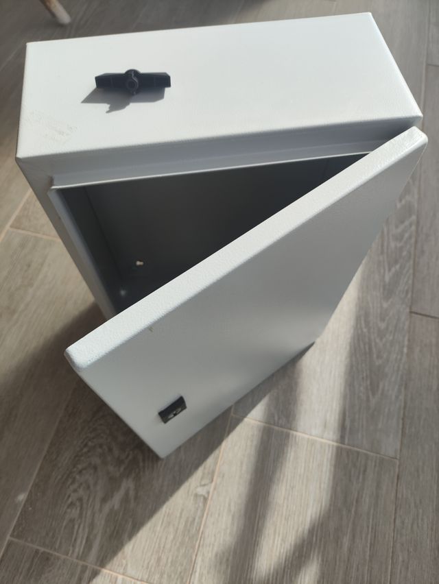 Εικόνα 1 από 3 - Ερμάριο Schneider Electric -  Κεντρικά & Νότια Προάστια >  Βάρη