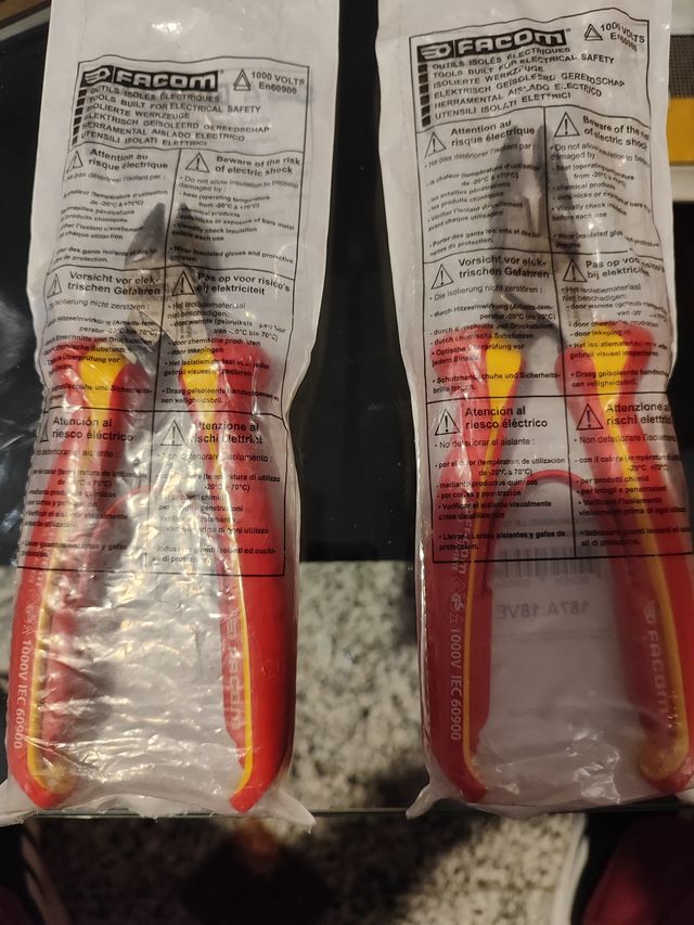 Εικόνα 1 από 1 - Κόφτης Και Πενσα Facom -  Πειραιάς >  Πασαλιμάνι (Μαρίνα Ζέας)