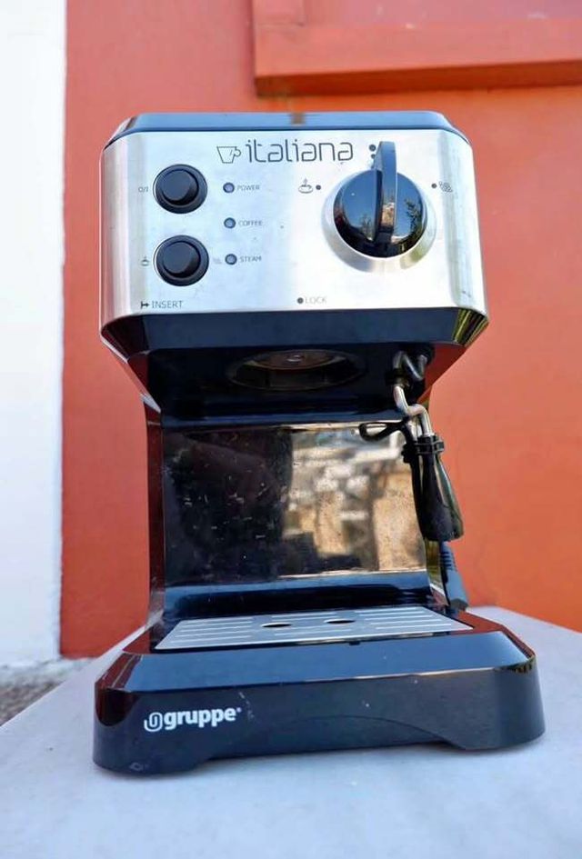 Εικόνα 1 από 3 - Καφετιέρα -  Πειραιάς >  Τερψιθέα