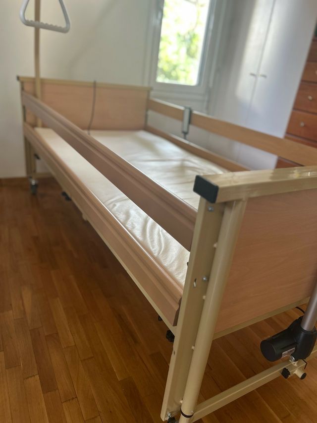 Εικόνα 1 από 4 - Κρεβάτι Νοσοκομειακό Ηλεκτρικό -  Βόρεια & Ανατολικά Προάστια >  Κηφισιά